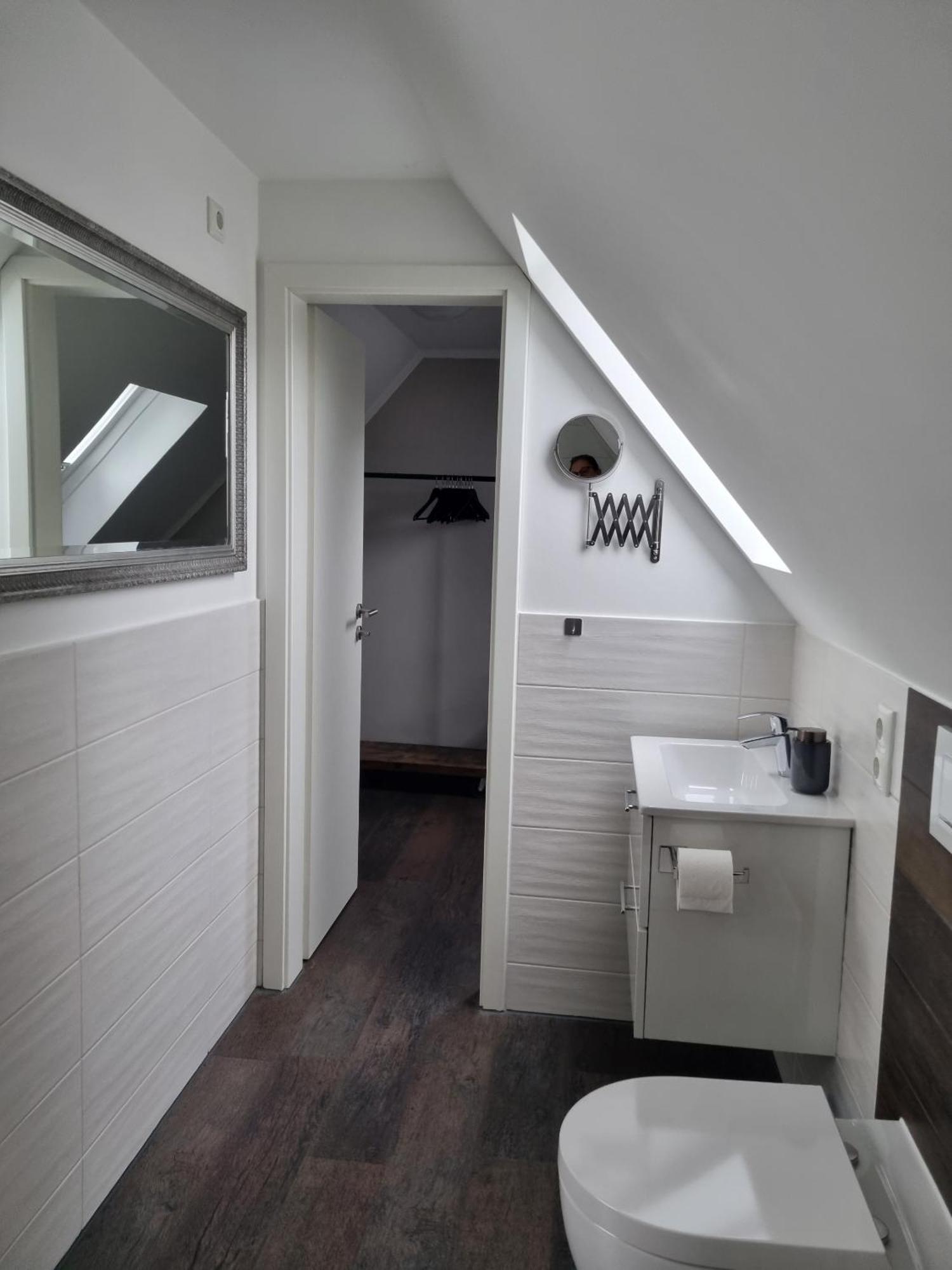 Likehome Suite Buchholz in der Nordheide Ruang foto